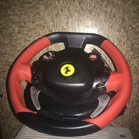 Steering wheel - Picture 3 of 3